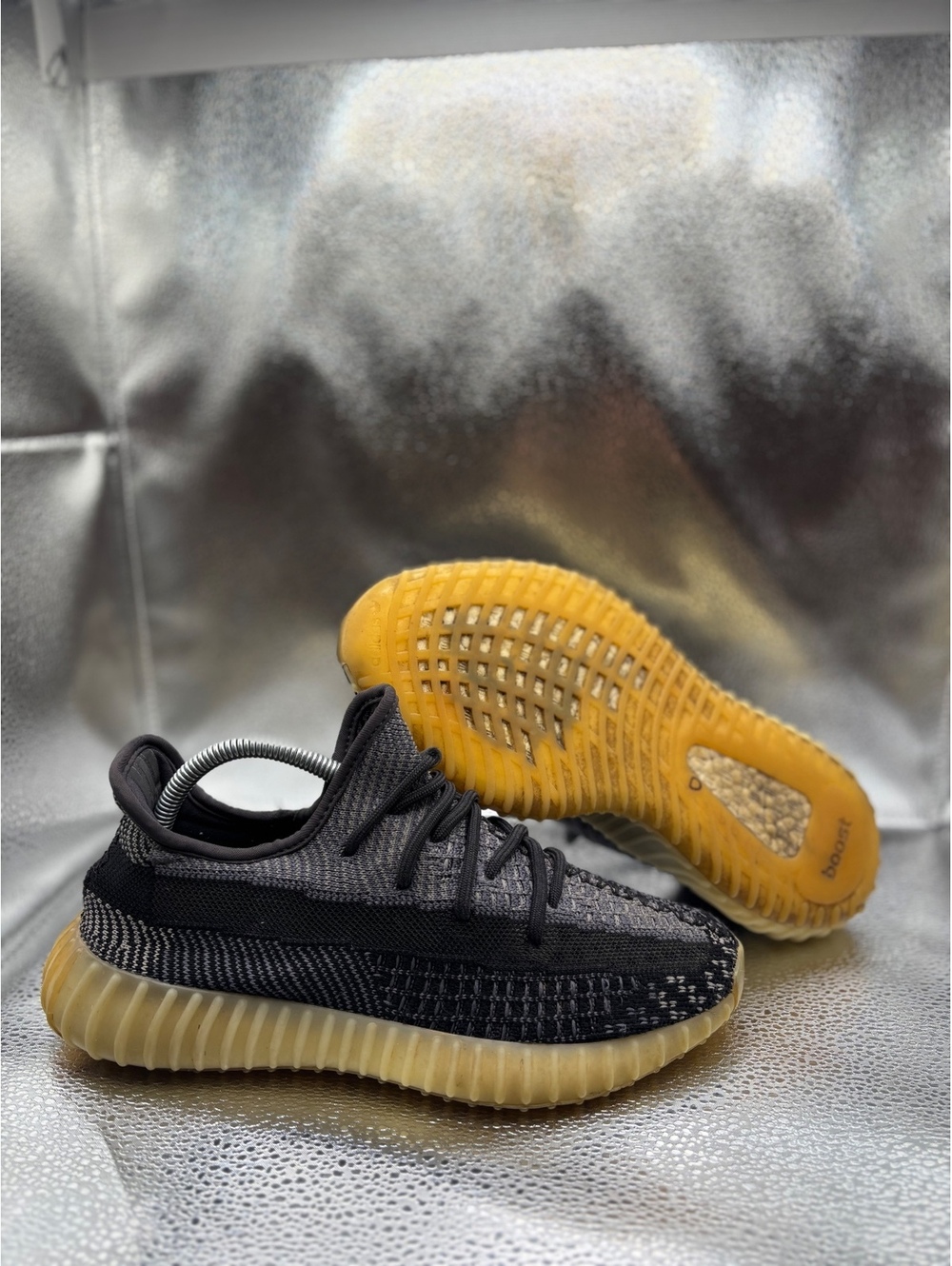 adidas Yeezy Boost 350 V2 'Carbon
